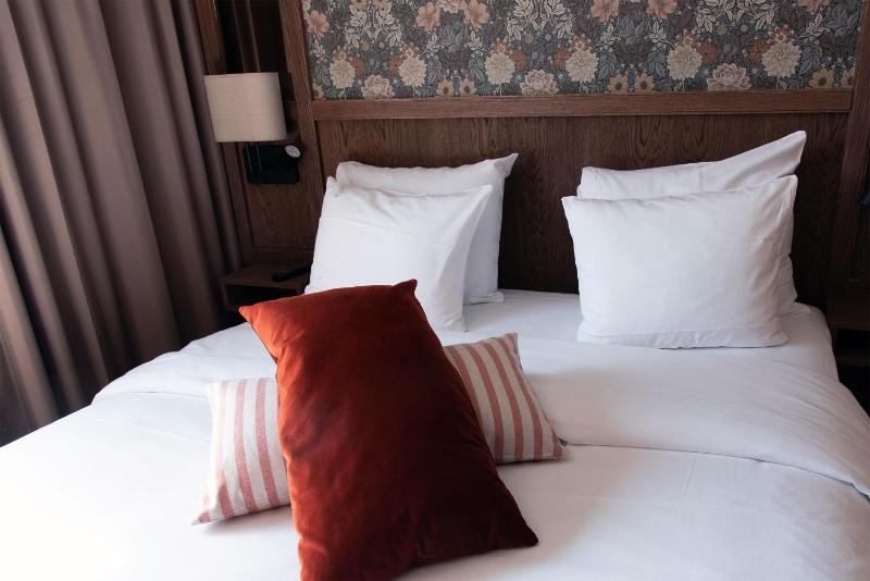 Small Double Room Cosy (Excluding Spa) image 3