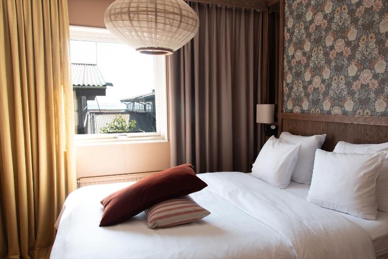 Small Double Room Cosy (Excluding Spa) image 2