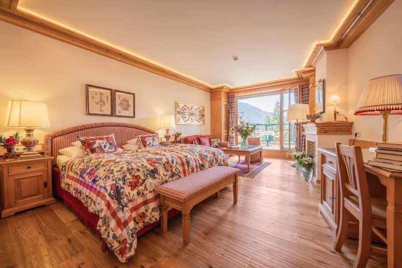 Deluxe Double Room image 3