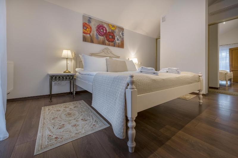 Suite (4 Adults) image 1