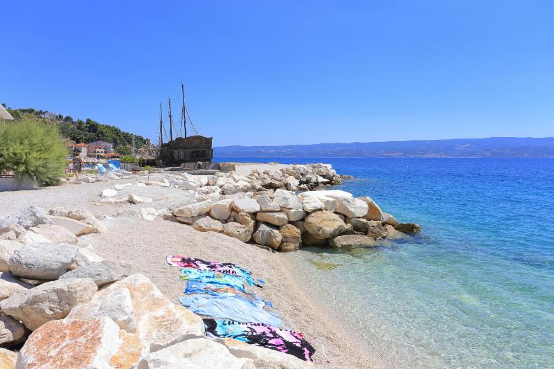 Apartments by the sea Sumpetar Omis - 13324 - image 31