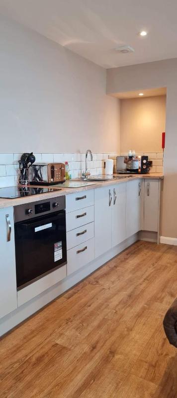 One-Bedroom Apartment image 3