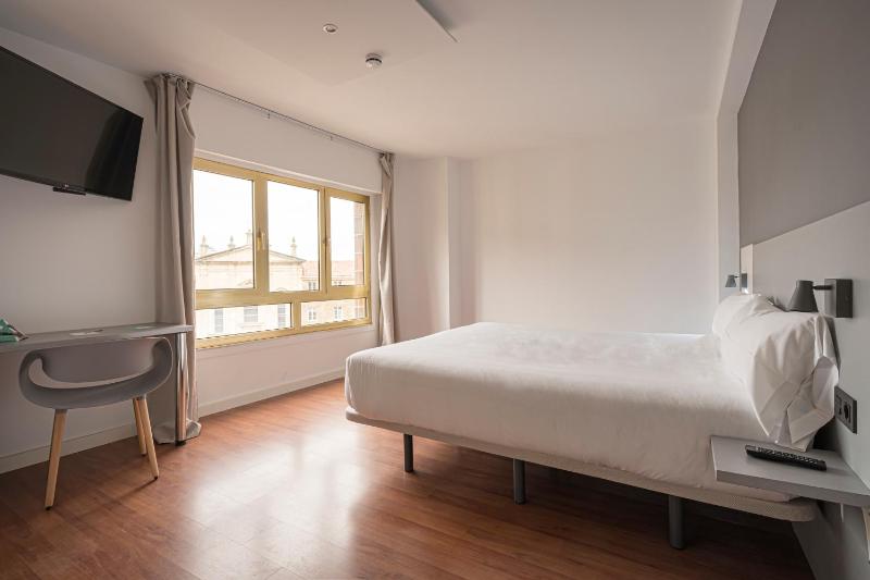 King Room image 3