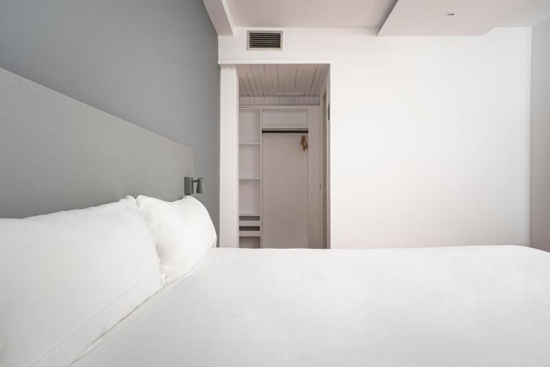 King Room image 2