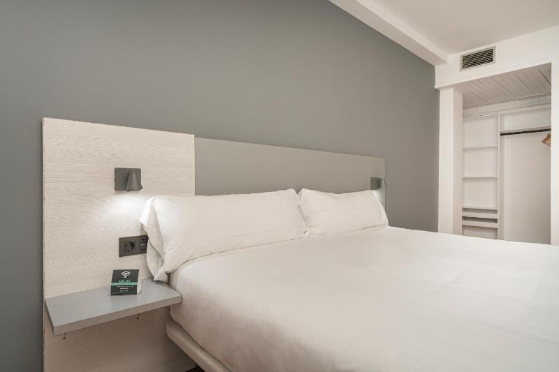 King Room image 1
