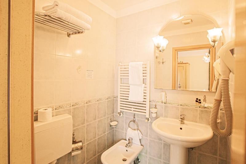 Double Room with Terrace image 4