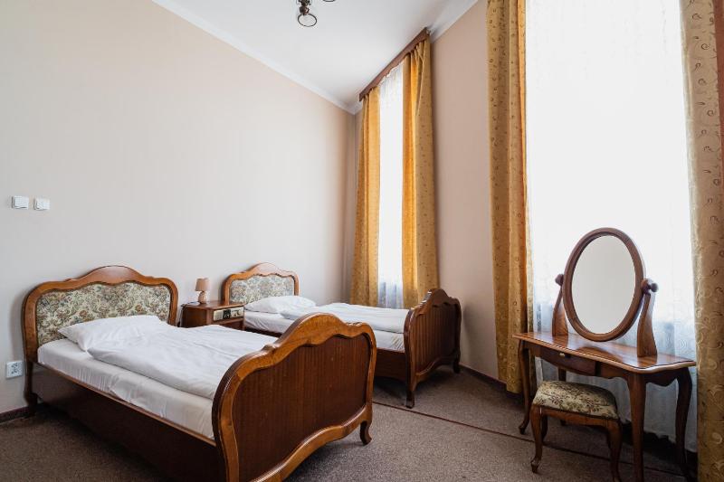 Quadruple Room image 2