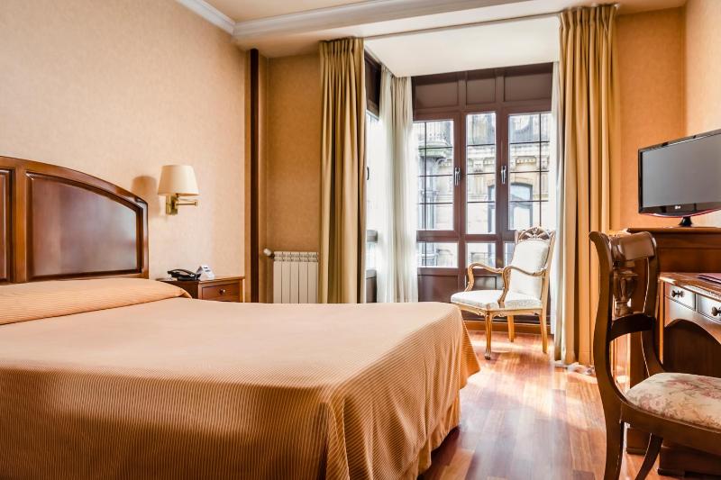Double Room image 1