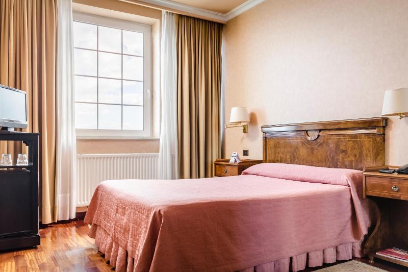 Double Room with Sea View image 1
