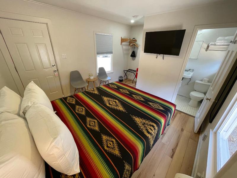 Frederick Motel - image 3