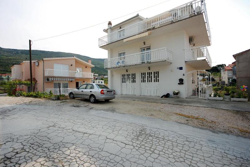 Apartments with a parking space Podstrana Split - 4849 - image 22