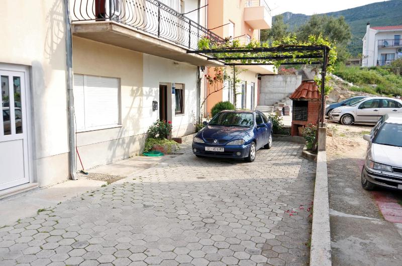 Apartments with a parking space Podstrana Split - 4894 - image 17