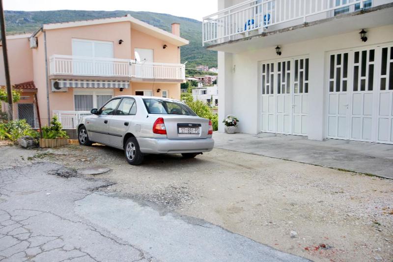 Apartments with a parking space Podstrana Split - 4849 - image 17