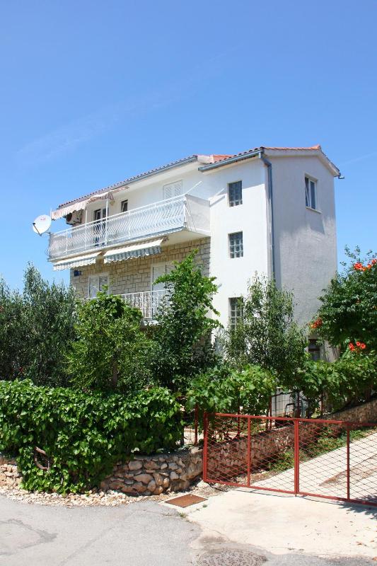 Apartments with a parking space Rogoznica - 4865 - image 10