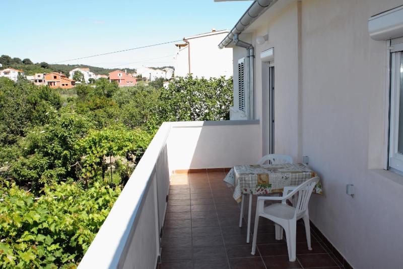 Apartments with parking space Palit Rab - 4957 - image 7