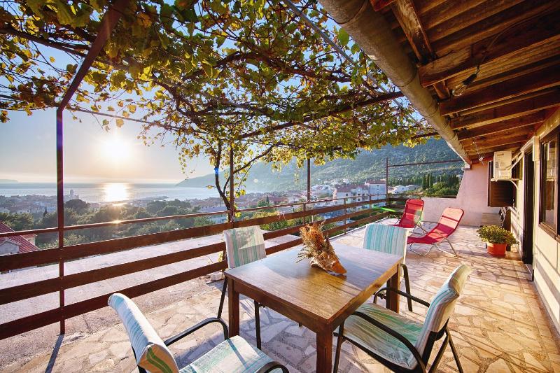 Two-Bedroom Apartment with Terrace and Sea View image 4