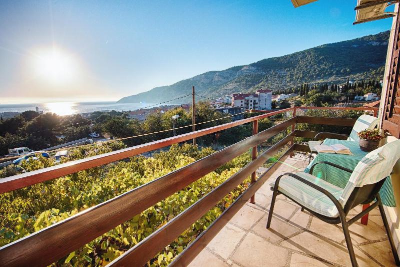 Double Room with Balcony and Sea View image 3