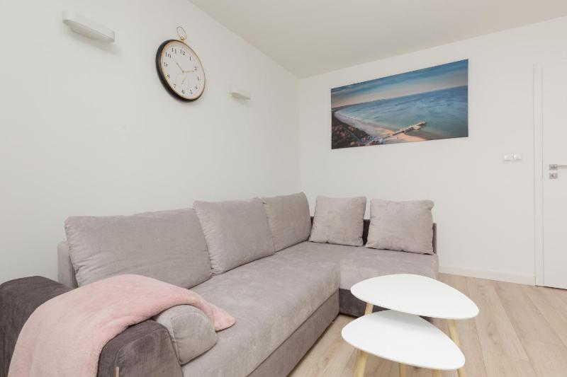 Two-Bedroom Apartament Gdansk 650 m Brzeźno Beach by Noclegi Renters - image 6