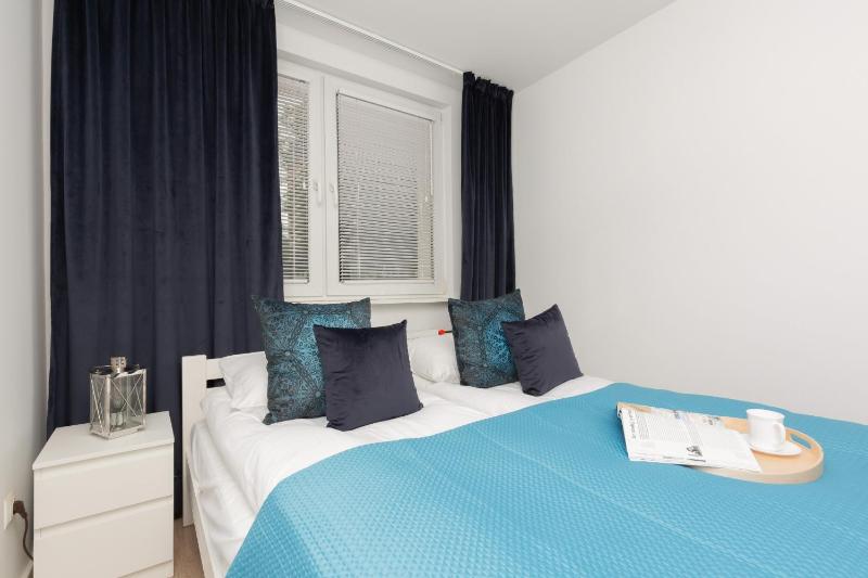 Two-Bedroom Apartament Gdansk 650 m Brzeźno Beach by Noclegi Renters - image 15