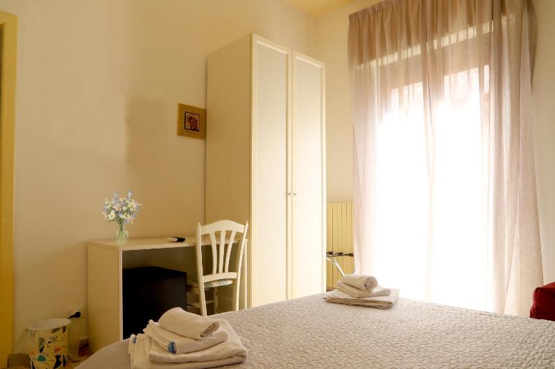 Classic Quadruple Room image 2