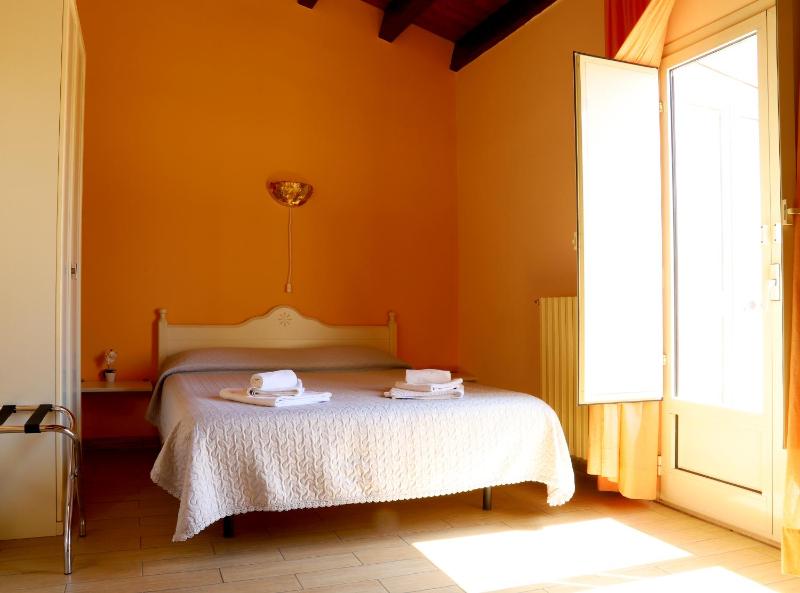 Triple Room with City View image 4