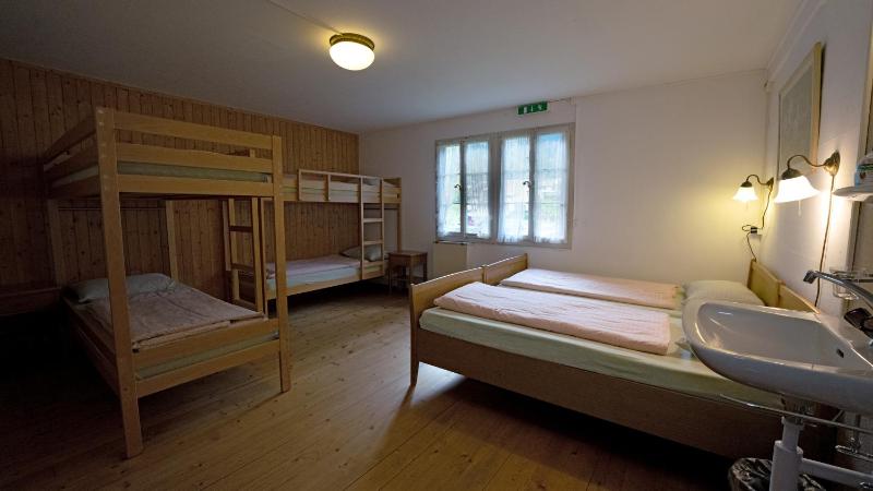 Bed in 6-Bed Dormitory Room image 3
