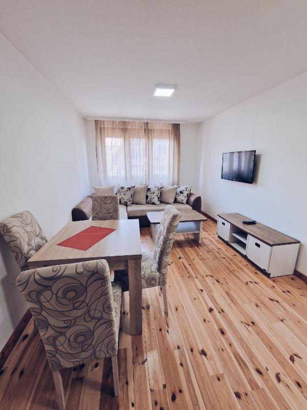 One-Bedroom Apartment image 3