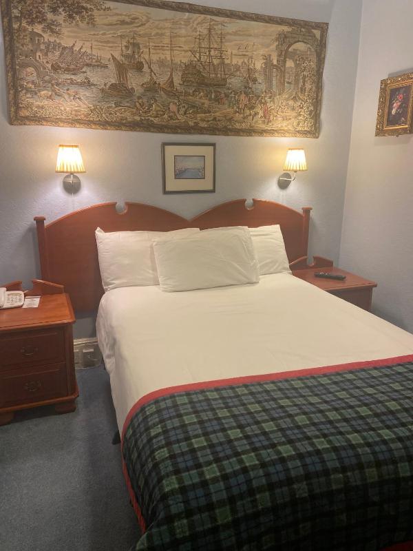 Double Room with Shower image 1
