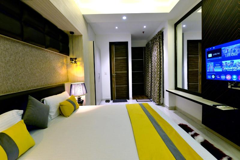 Hotel The Yellow - image 2