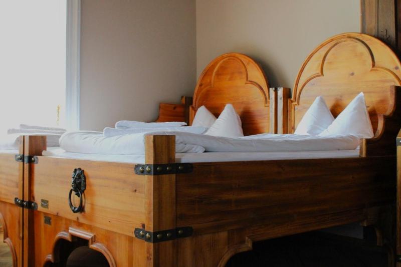 Triple Room with Shared Bathroom image 3