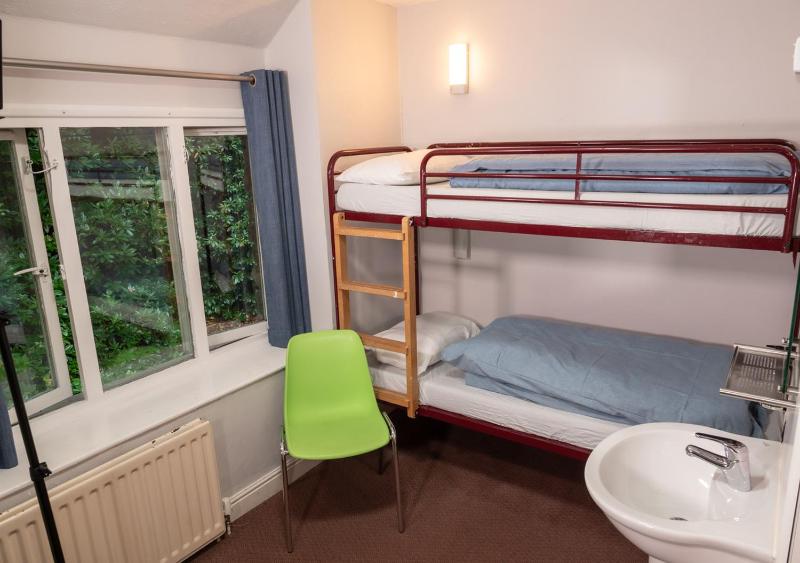 Twin Room with Shared Bathroom image 1