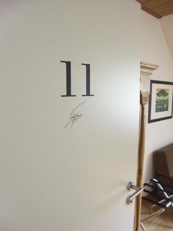 Single Room image 3