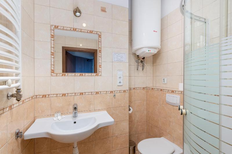 Classic Double or Twin Room with City View image 1