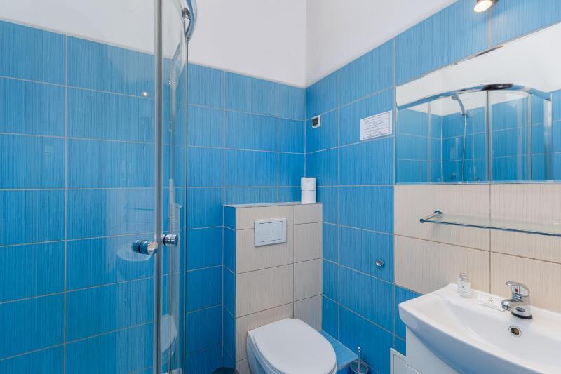 Classic Quadruple Room with City View image 3