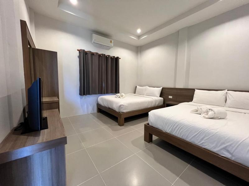 Mac's Bay Resort - image 11