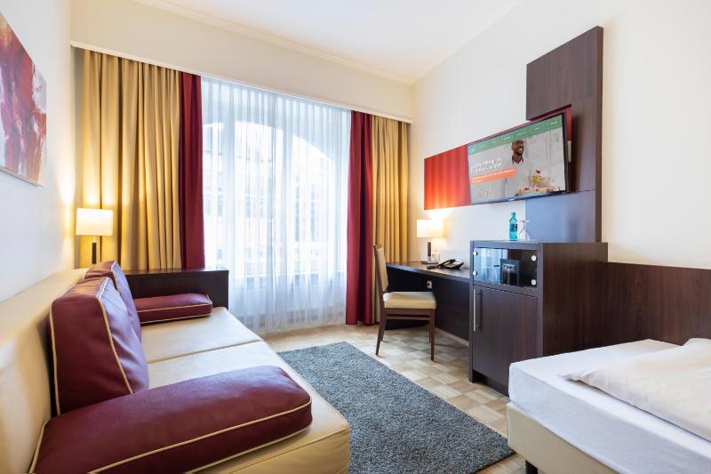Business Single Room image 3