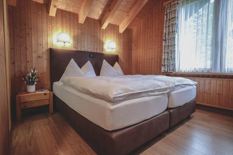 Standard Double Room image 3