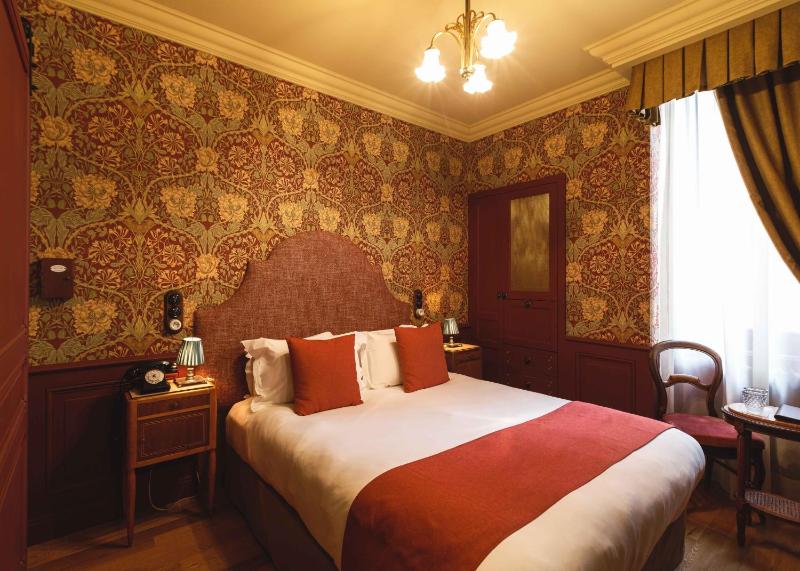 Deluxe Queen Room - Boudoir  image 1