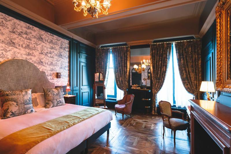 Prestige King Room image 2