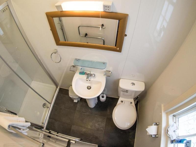 Business Double Room image 3