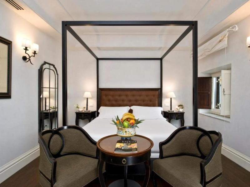 Superior Double or Twin Room image 4