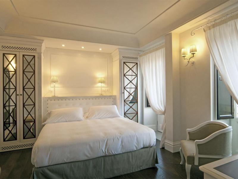 Classic Double Room image 1