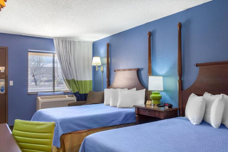 Standard Double Room with Two Double Beds - Non-Smoking image 4