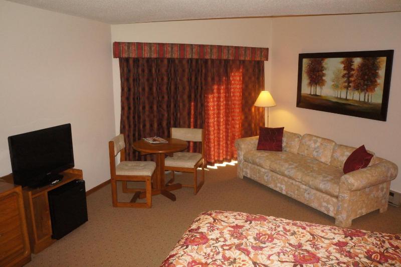 Queen Room image 3