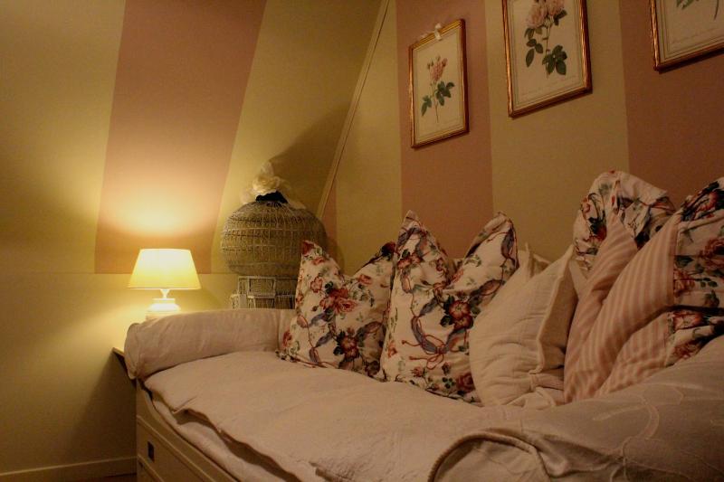 Large Double Room image 4
