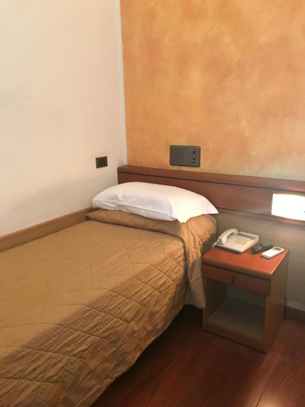 Single Room with Balcony image 1