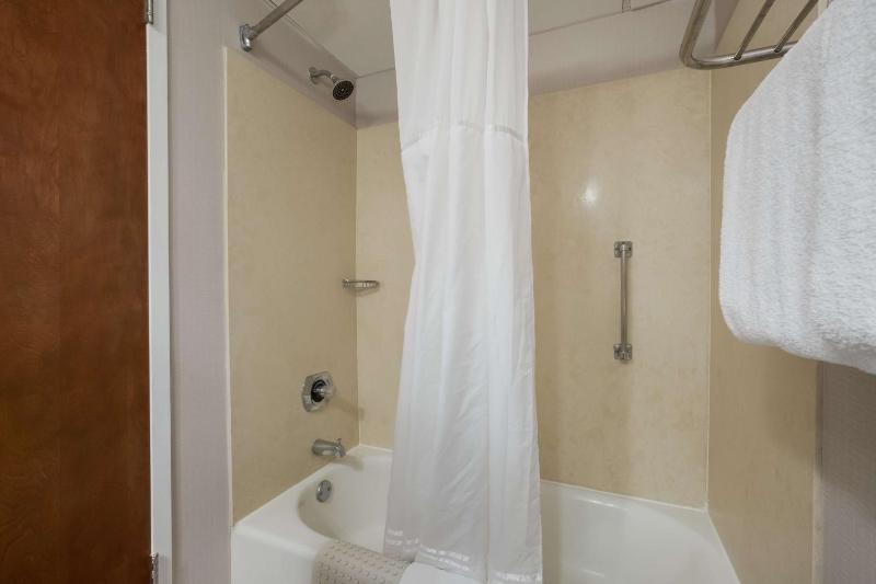 Double Room with Two Double Beds - Non-Smoking image 3