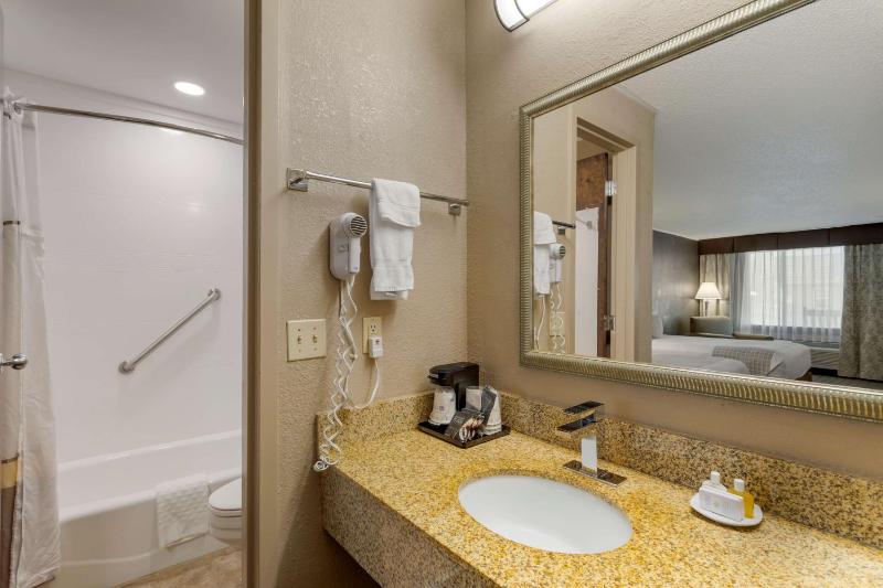 Double Room with Two Double Beds - Non-Smoking image 2