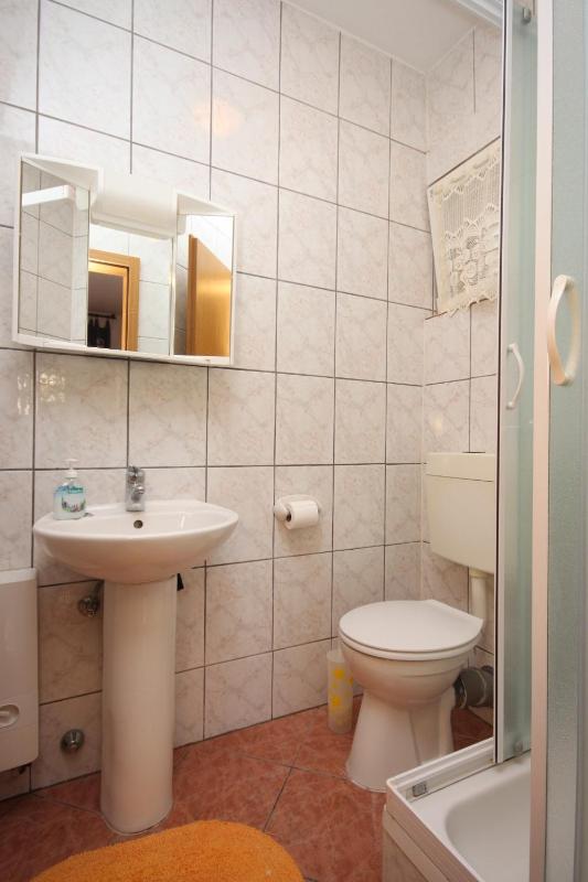 Apartments and rooms with parking space Makarska - 6834 - image 16