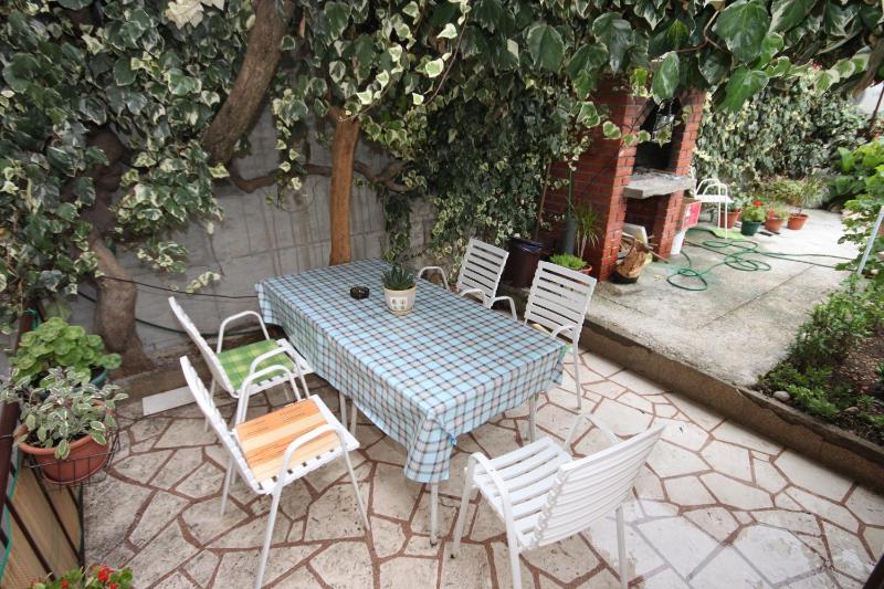 Apartments with a parking space Makarska - 6885 - image 11